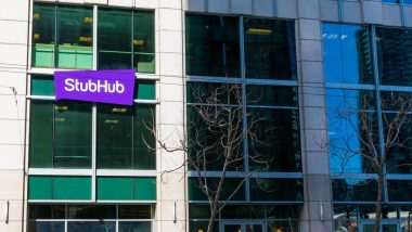 Bicycle station of Lyft electric assist Bay Wheels bikes in front of StubHub HQ.